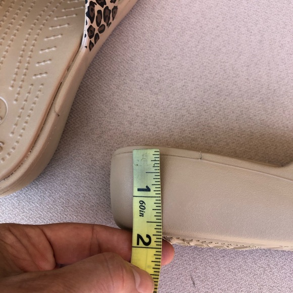 Crocs Patricia Tan Brown Leopard Wedge Slip On Sandals Women's Size 10 - Picture 13 of 13